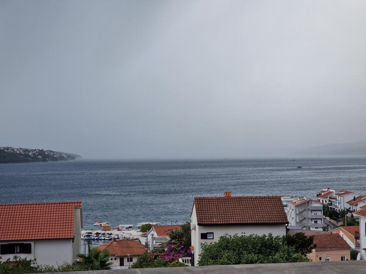 Apartmani Island Trogir Bagian luar foto