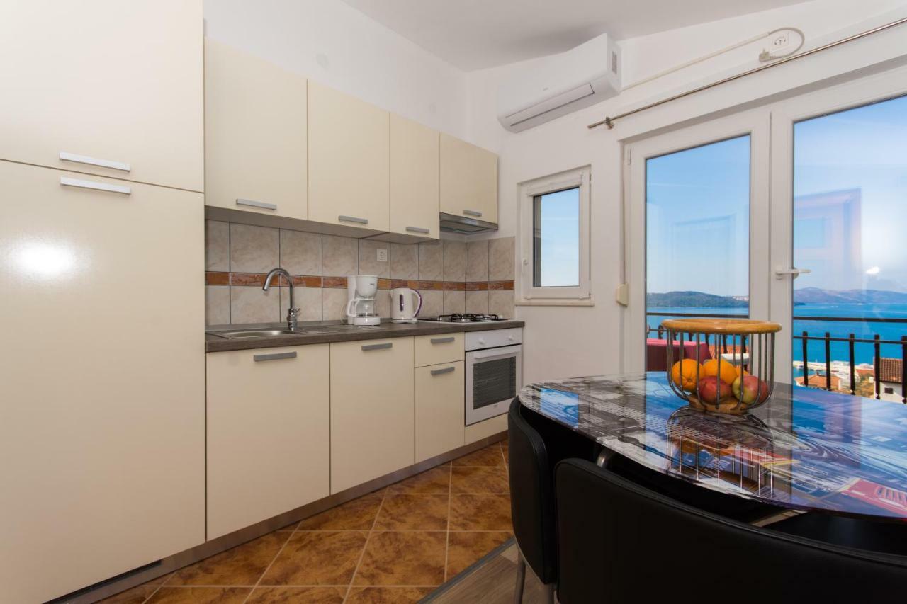 Apartmani Island Trogir Bagian luar foto