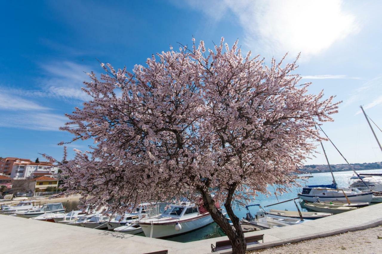 Apartmani Island Trogir Bagian luar foto