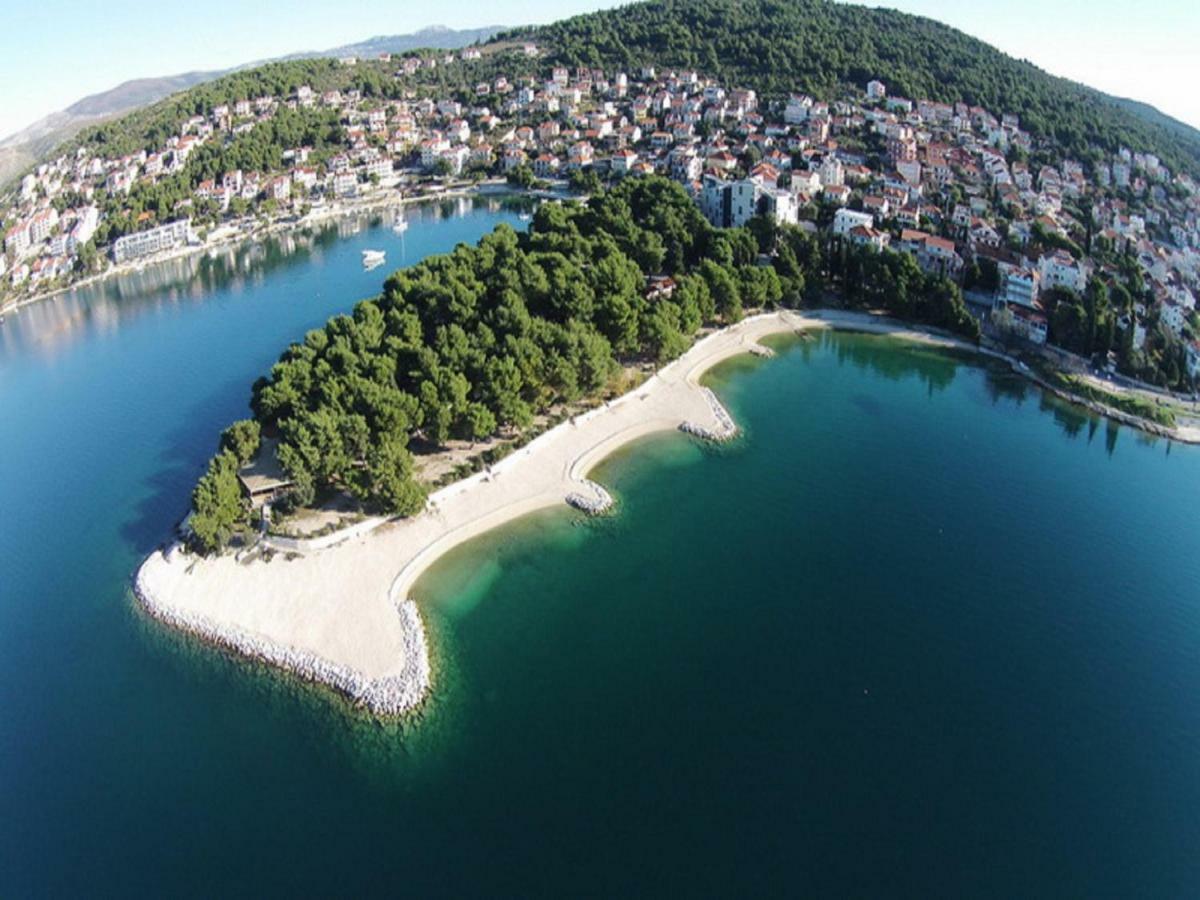 Apartmani Island Trogir Bagian luar foto