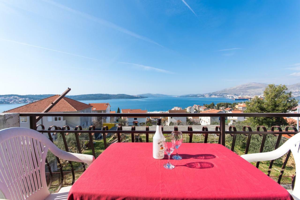 Apartmani Island Trogir Bagian luar foto
