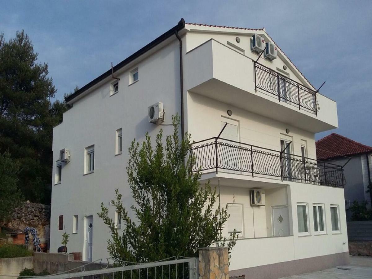 Apartmani Island Trogir Bagian luar foto