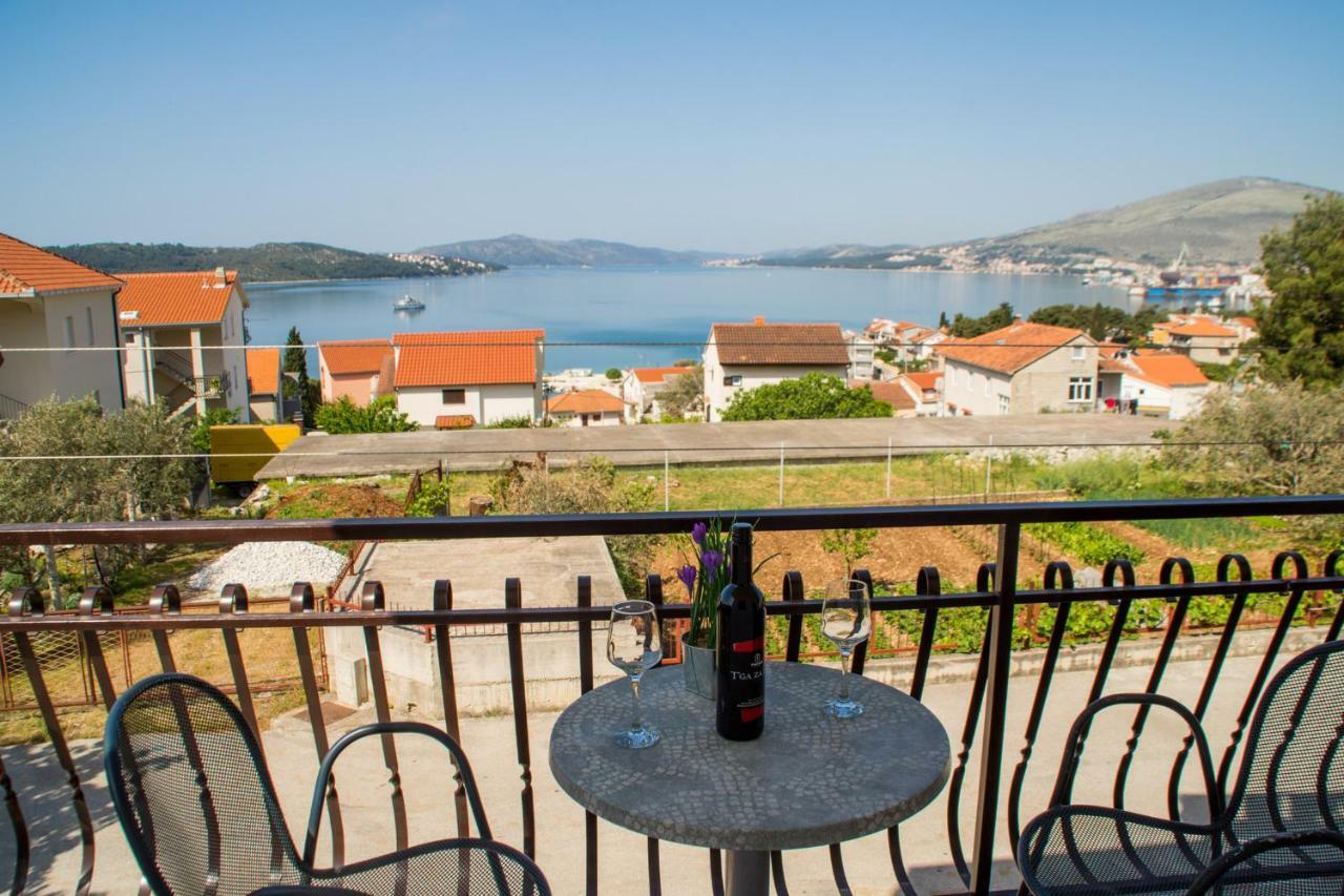 Apartmani Island Trogir Bagian luar foto