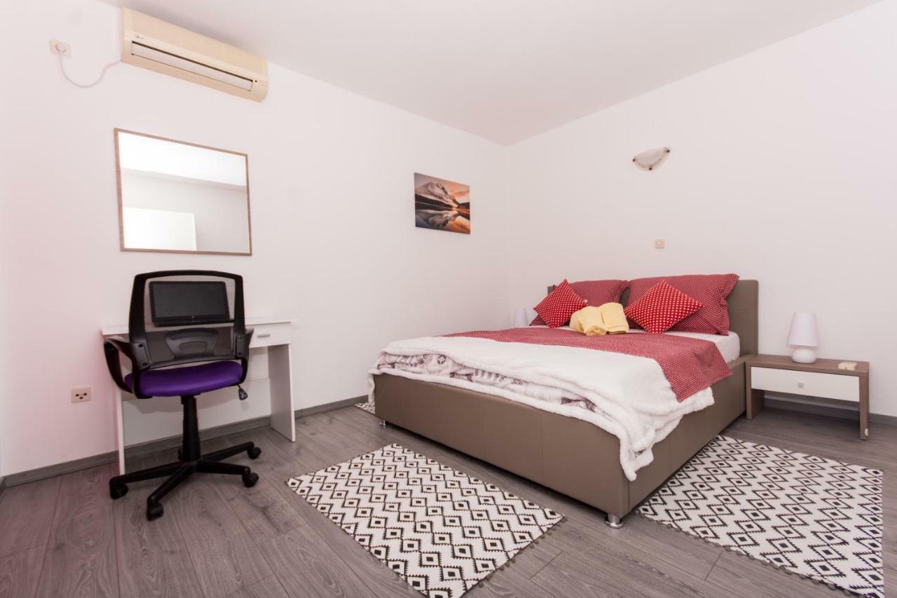Apartmani Island Trogir Bagian luar foto